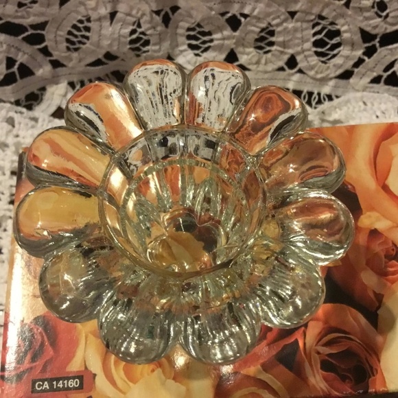 Vintage set of Darby clear crystal flared scalloped  taper candle stick holder - Picture 5 of 8